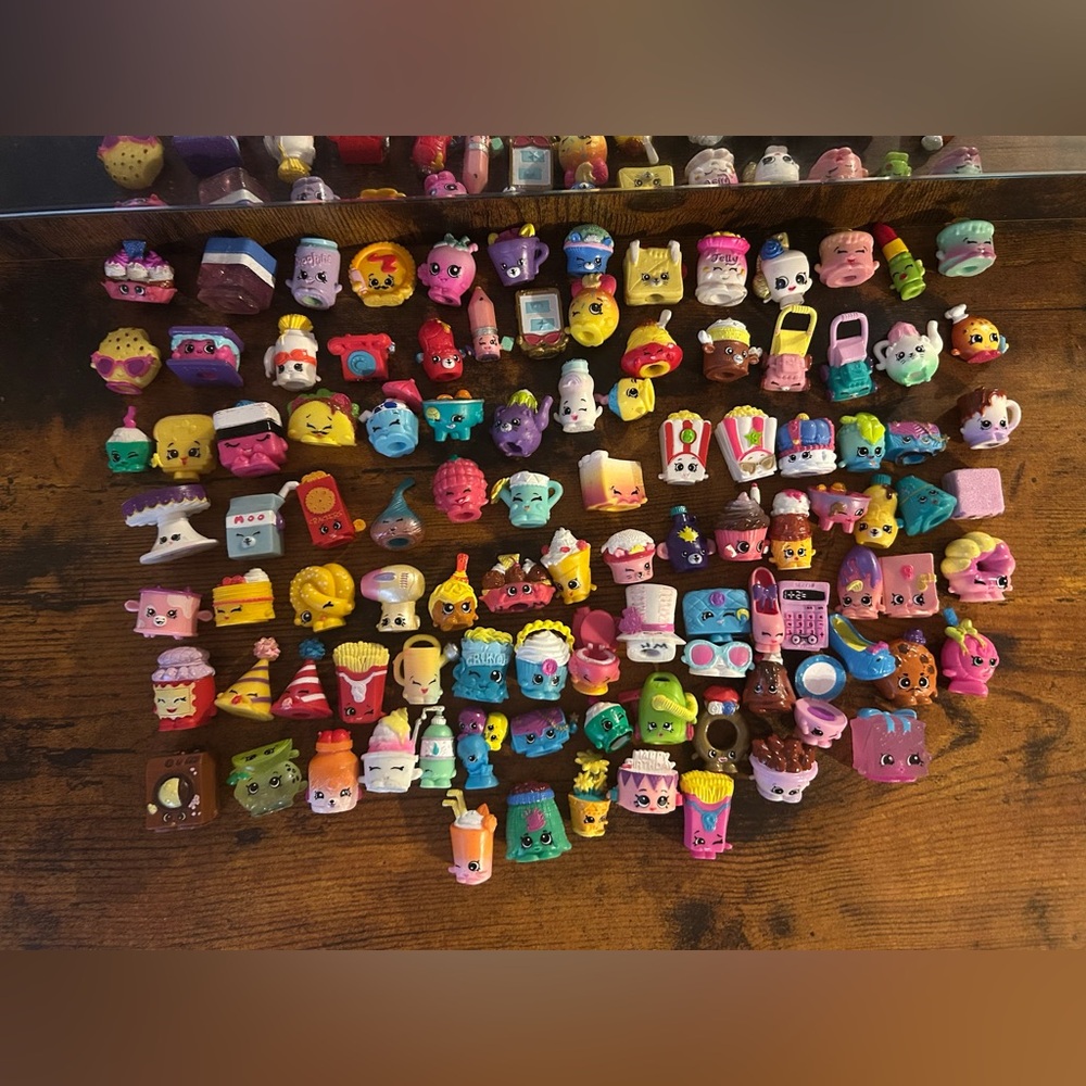 •SHOPKINS